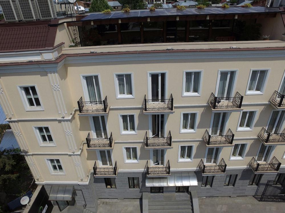 Hotel Zp Palace Tbilisi Exteriör bild